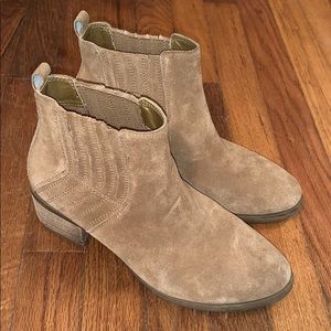 Franco Fortini Suede Boots